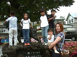 �ߏ��݂̂��